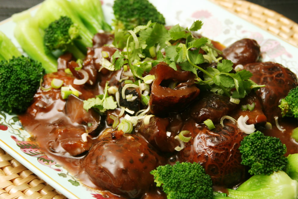 BRAISED SEA CUCUMBER AND JAPANESE MUSHROOM WITH SEASONAL VEGETABLE