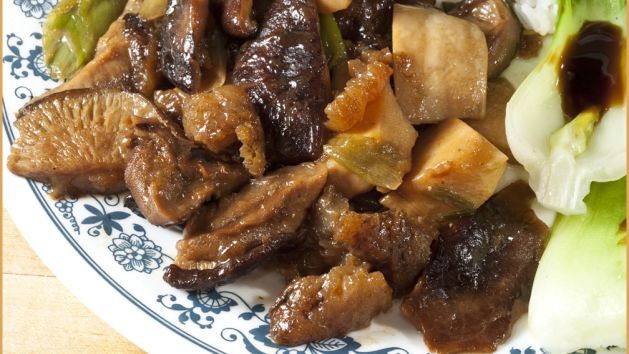 BRAISED SEA CUCUMBERS WITH CHINESE VEGETABLES